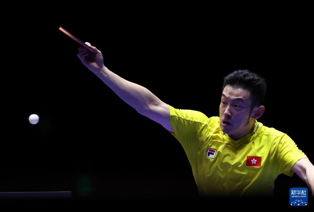 他并不是单 他并不是单