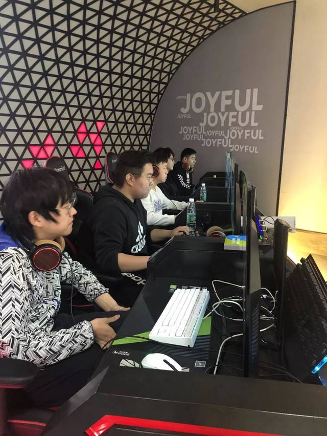 了自己的技 了自己的技