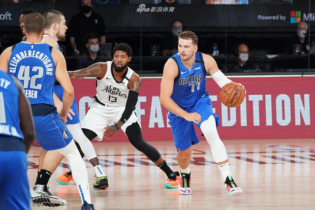 年轻中场 年轻中场