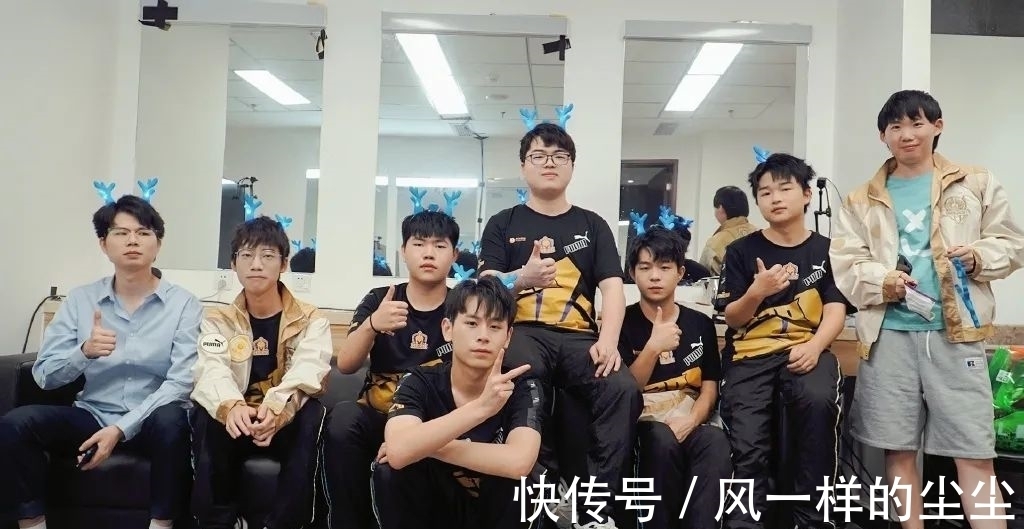 故作强大以 故作强大以