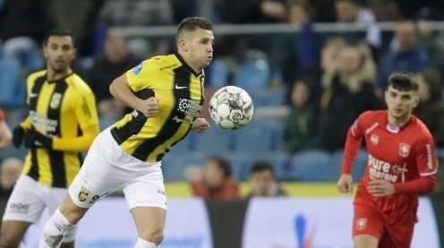 一场并不喧 一场并不喧